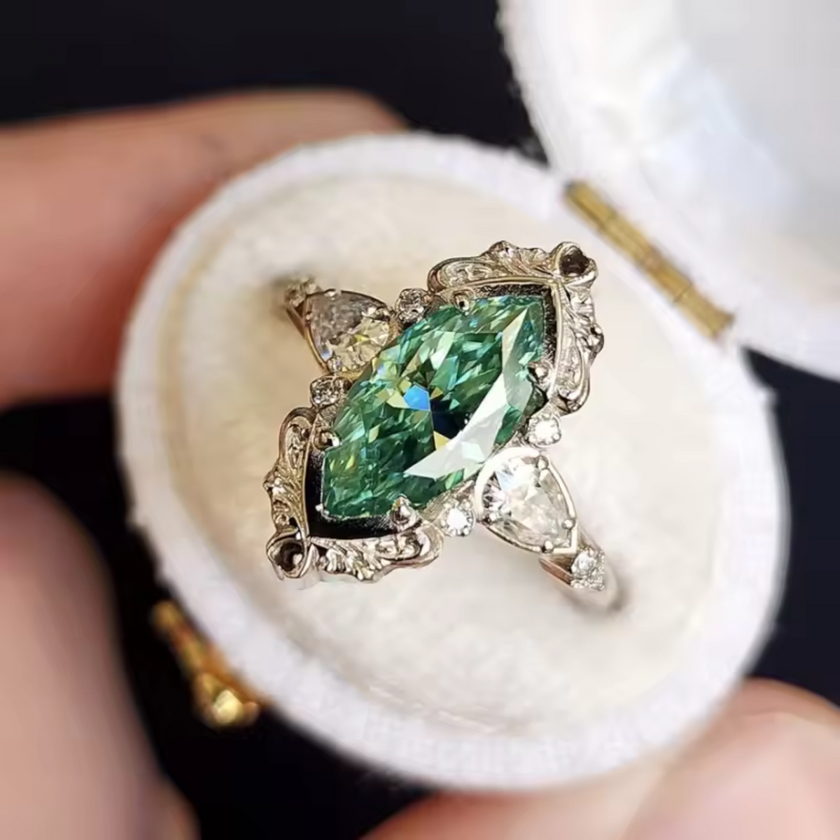 ÉCLAT | Anillo Esmeralda Marquesa