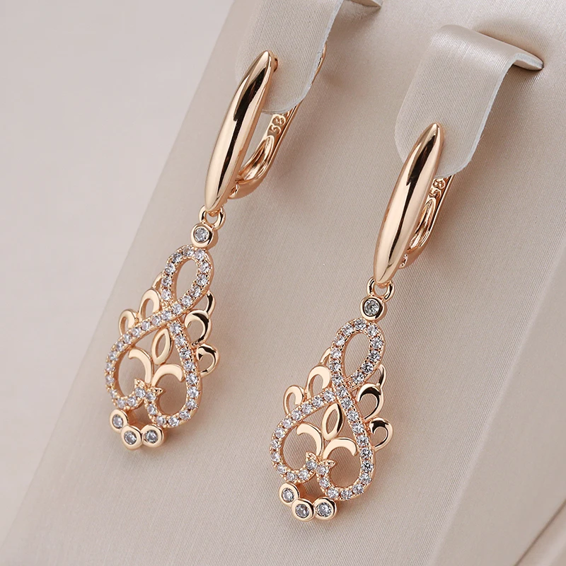 ÉCLAT | Aretes de Elfo Elegante con Zirconia en Oro