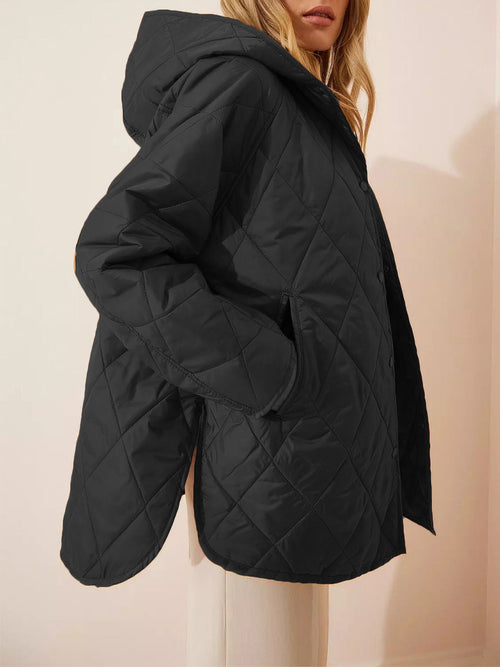 Bolsillo lateral y bajo curvo de la chaqueta Yvianne en negro