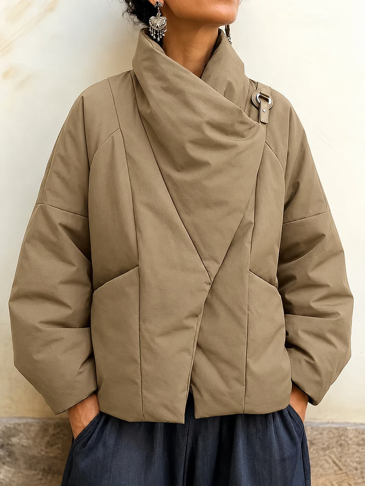 Chaqueta de invierno para mujer con cuello drapeado y corte asimétrico