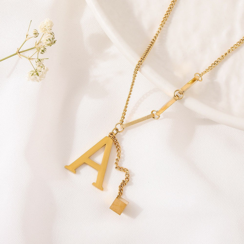 ÉCLAT | Collar Letra (Oferta 2x1)