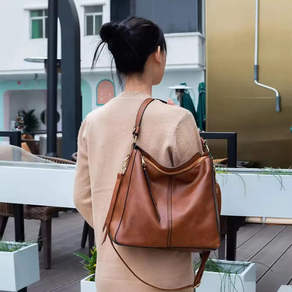 MEZTLI™ – Bolso hobo Valentina de cuero vegano con cartera incluida