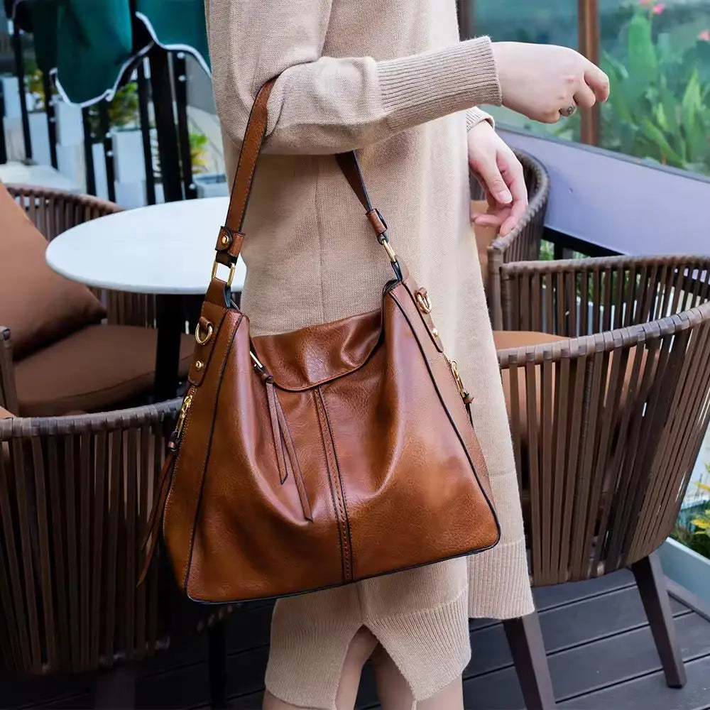 MEZTLI™ – Bolso hobo Valentina de cuero vegano con cartera incluida