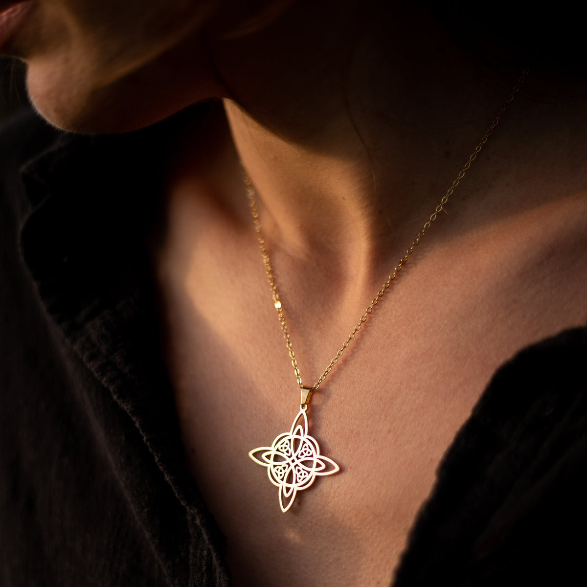 ÉCLAT | Valeria™ | Collar con Amuleto de Protección Eterna