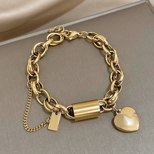 ÉCLAT | Pulsera Gruesa de Corazón en Oro
