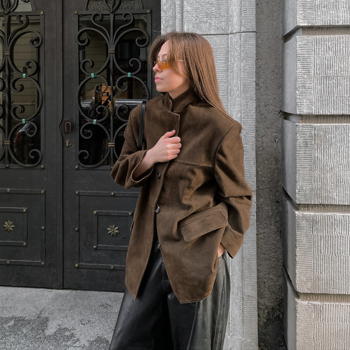 Chaqueta holgada de ante con solapas retro de terciopelo - Loise