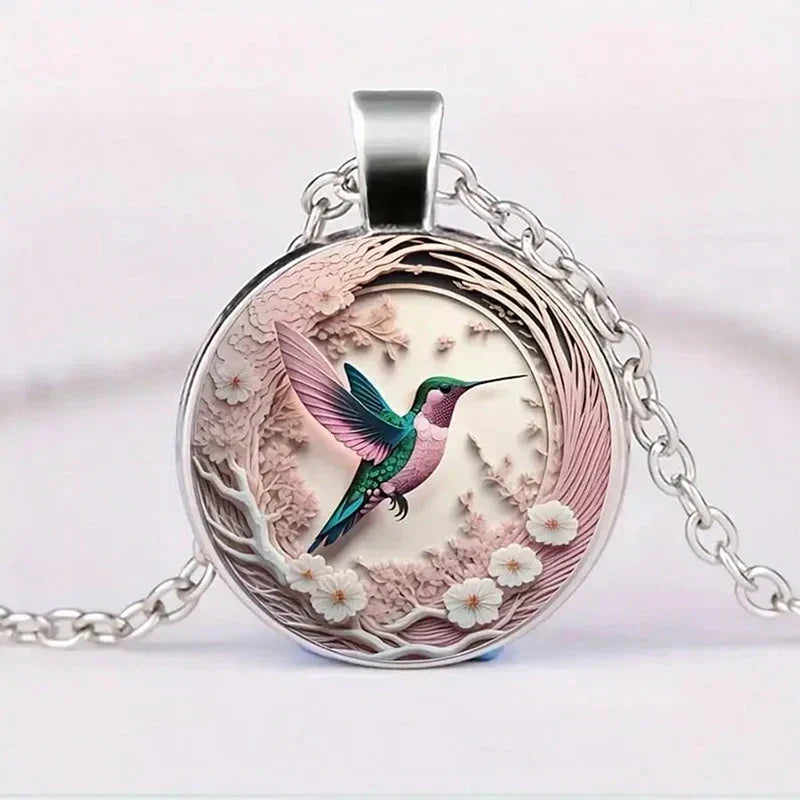ÉCLAT | Collar Con Colgante De Cristal En Forma De Colibrí Con Cúpula