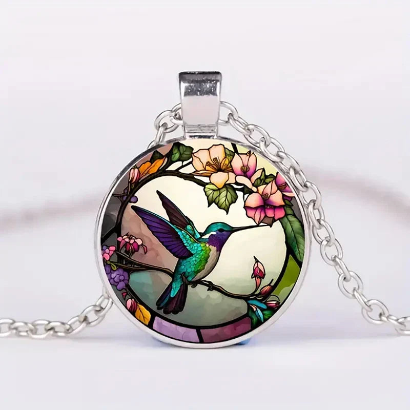 ÉCLAT | Collar Con Colgante De Cristal En Forma De Colibrí Con Cúpula