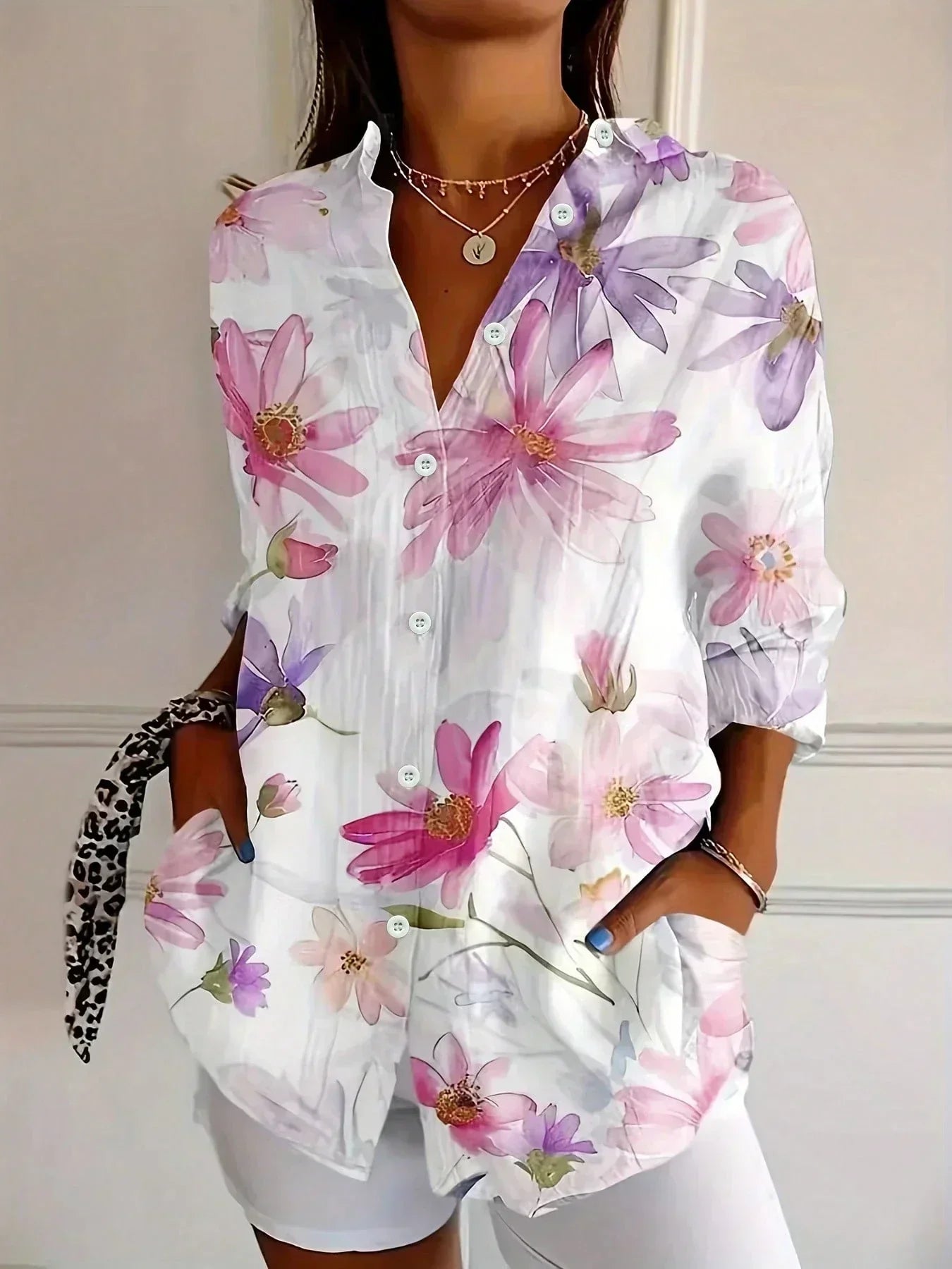 Blusa Colorida Con Estampado Artístico y Ajuste Cómodo