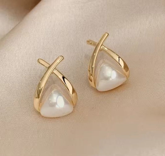 ÉCLAT | Pendientes Vintage de Gota con Perla, Cruz y Triángulo