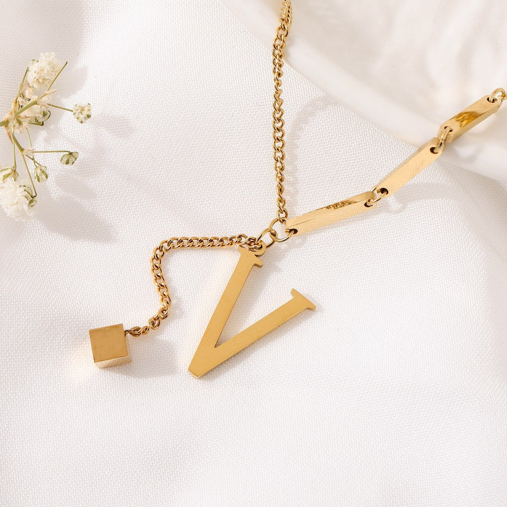ÉCLAT | Collar Letra (Oferta 2x1)