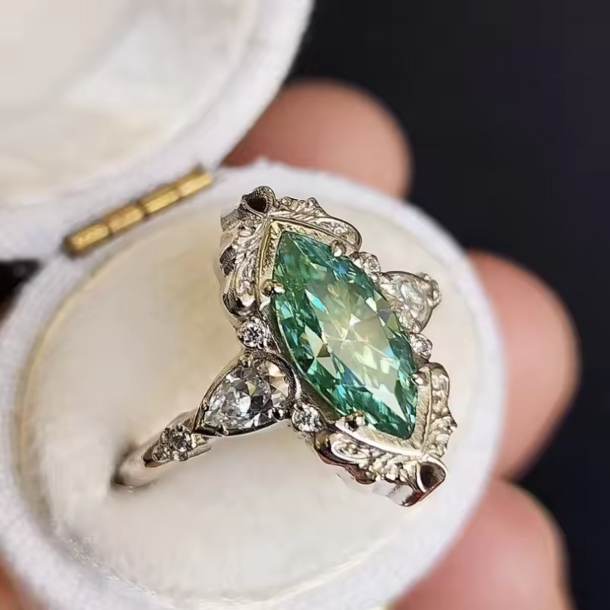 ÉCLAT | Anillo Esmeralda Marquesa