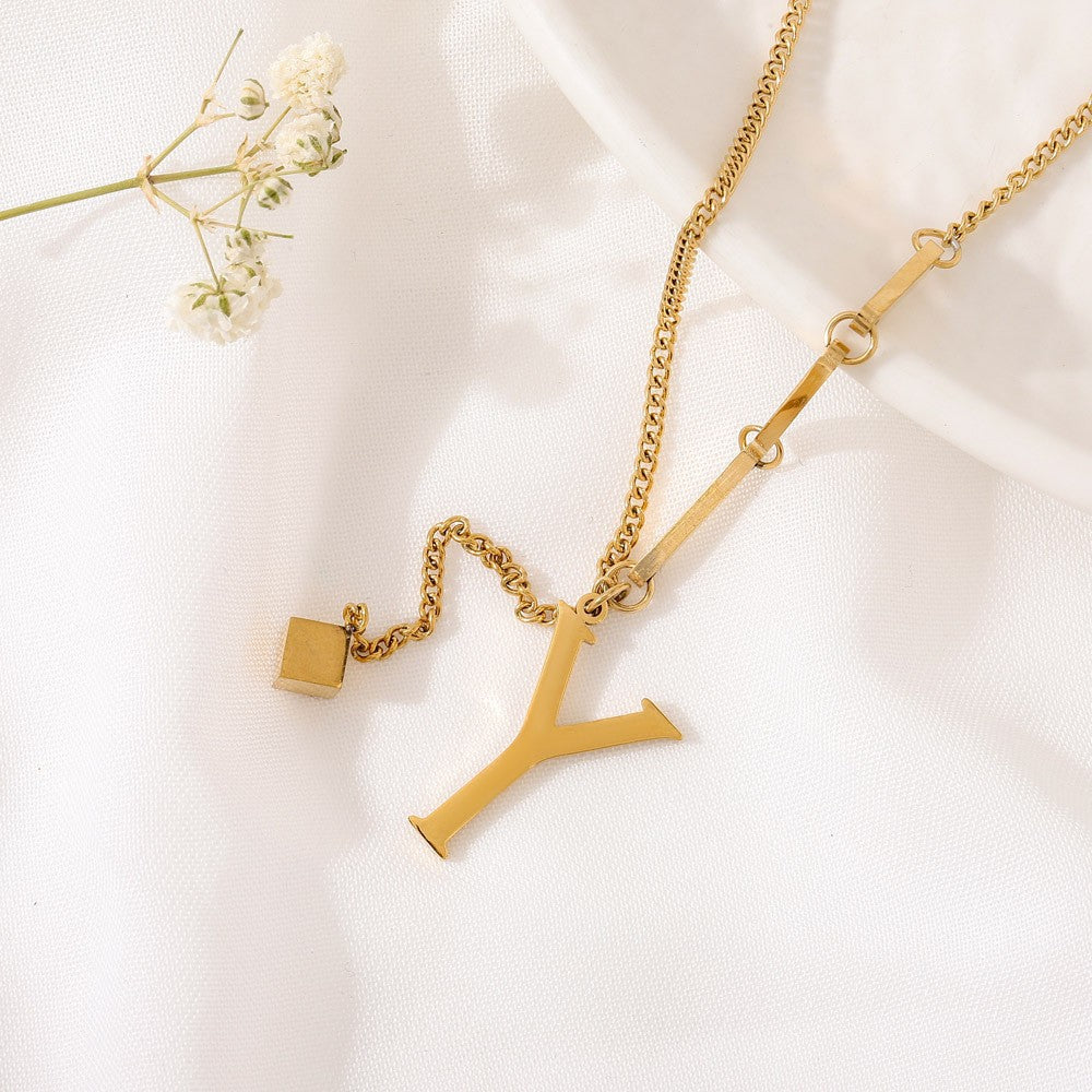 ÉCLAT | Collar Letra (Oferta 2x1)