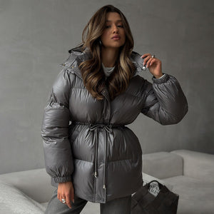Abrigo acolchado con capucha en gris