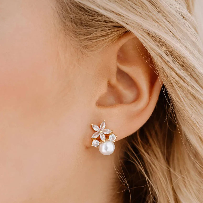 ÉCLAT | Flor De Luz™ | Aretes De Moissanita Con Baño De Oro 18K