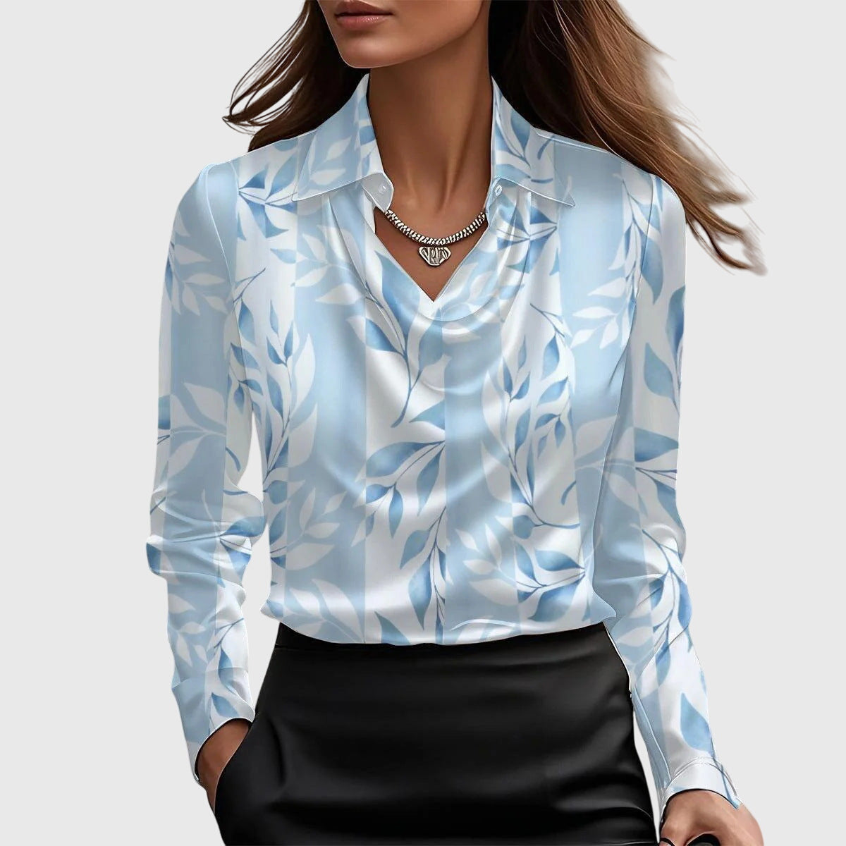 Blusa Satinada Elegante con Cuello Fruncido
