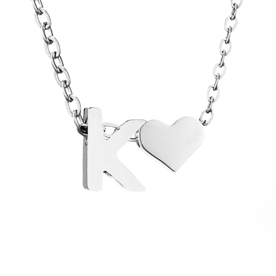 Collar Inicial Atemporal con Corazón