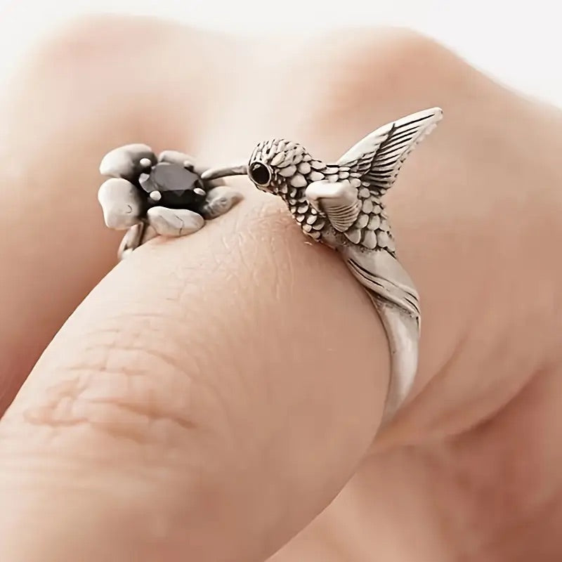 ÉCLAT | Anillo Colibrí y Flor (Ajustable)
