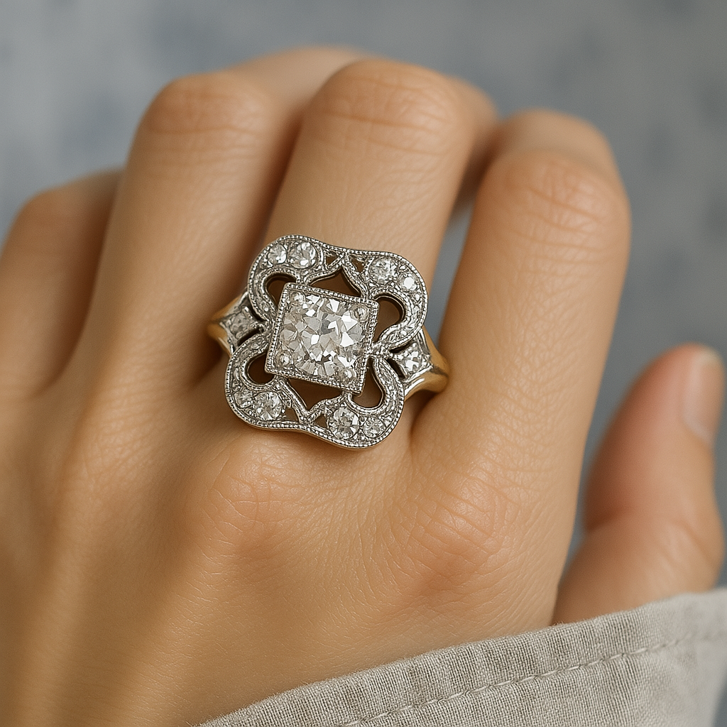 ÉCLAT | Anillo Vintage de Circonia Dorado