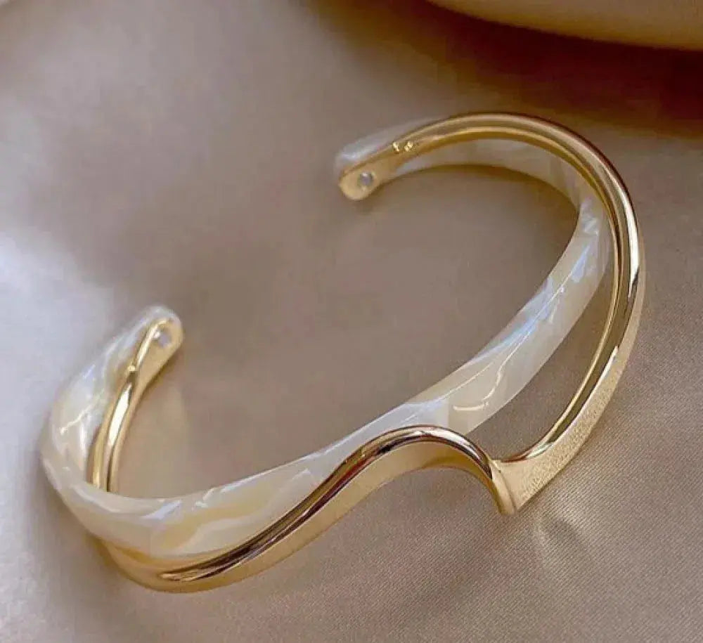 ÉCLAT | Pulsera Elegante de Oro con Ópalo Blanco